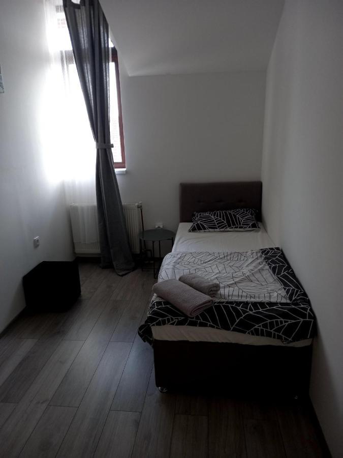 Apartment Dubrava 1 *